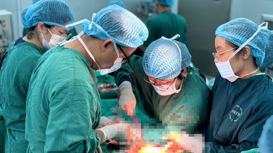 Tự phá thai 26 tuần tuổi bằng thuốc mua trên mạng, sản phụ gặp nguy kịch