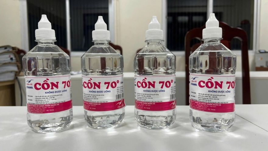 Ngộ độc methanol vì sử dụng cồn giả