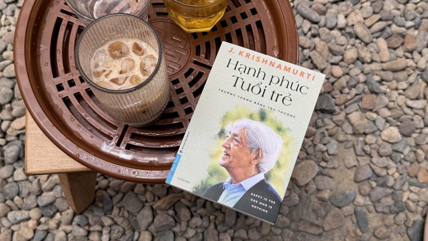 “Hạnh phúc Tuổi trẻ”: Cuốn sách nhỏ gói trọn chân lý lớn về tự do và yêu thương