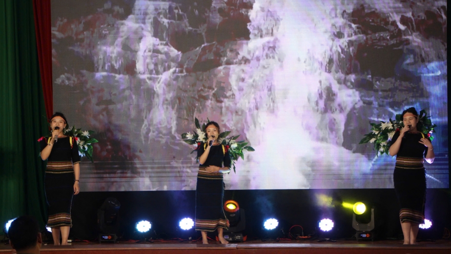 Giao lưu Văn học Nghệ thuật dân gian “Cao Nguyên vẫy gọi”