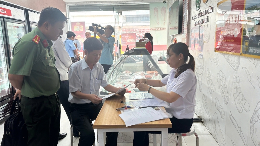 Xử phạt 105 triệu với 3 cửa hàng thuộc công ty C.P Việt Nam