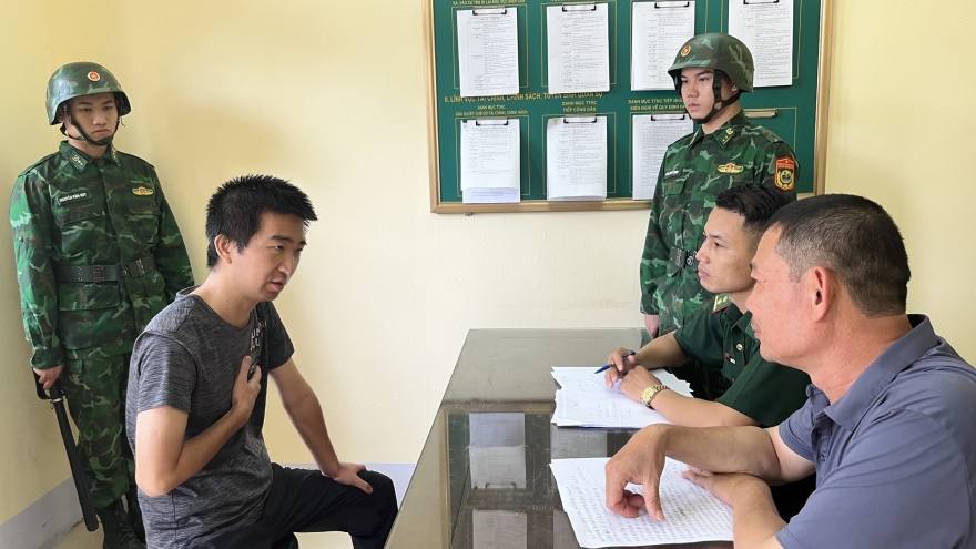 Đổi tiền Trung Quốc giả lấy hàng chục triệu đồng tại Lào Cai