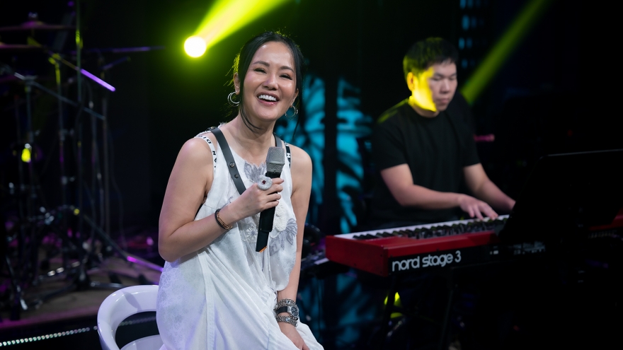 Diva Hồng Nhung nghẹn ngào kể về người đàn ông quan trọng nhất cuộc đời