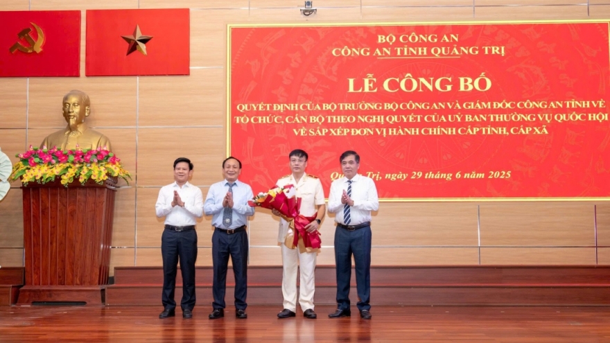 Công bố quyết định tổ chức cán bộ Công an tỉnh Quảng Trị (mới)