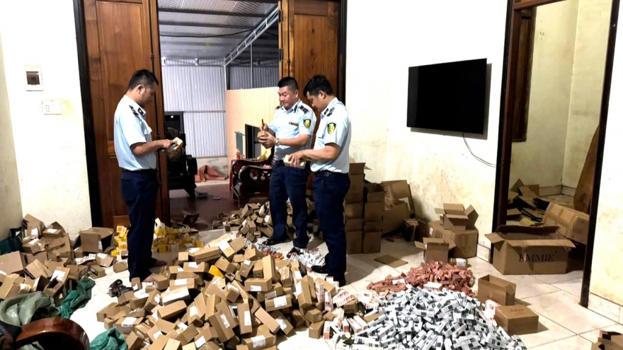 Phát hiện hàng nghìn sản phẩm mỹ phẩm không rõ nguồn gốc