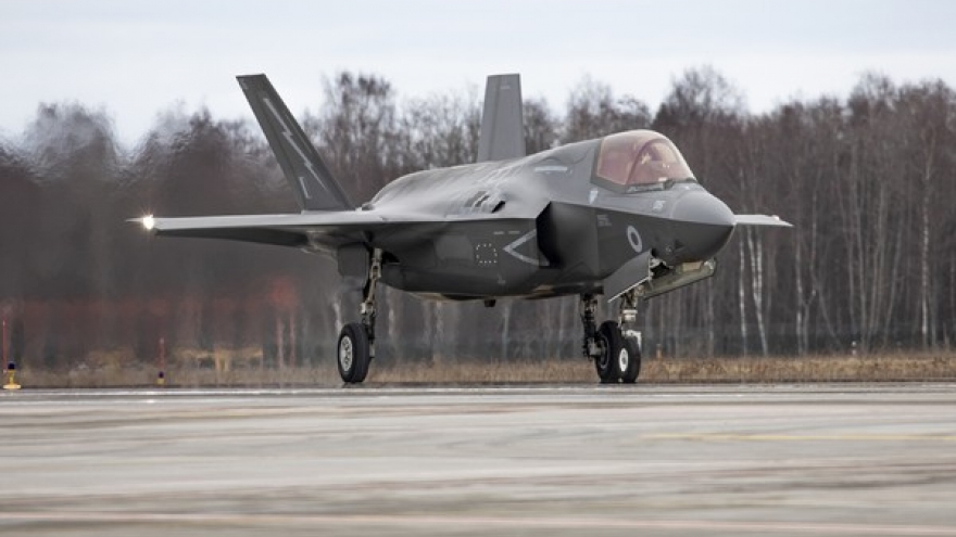 Tiêm kích F-35 của Anh hạ cánh khẩn tại Ấn Độ vì hết xăng