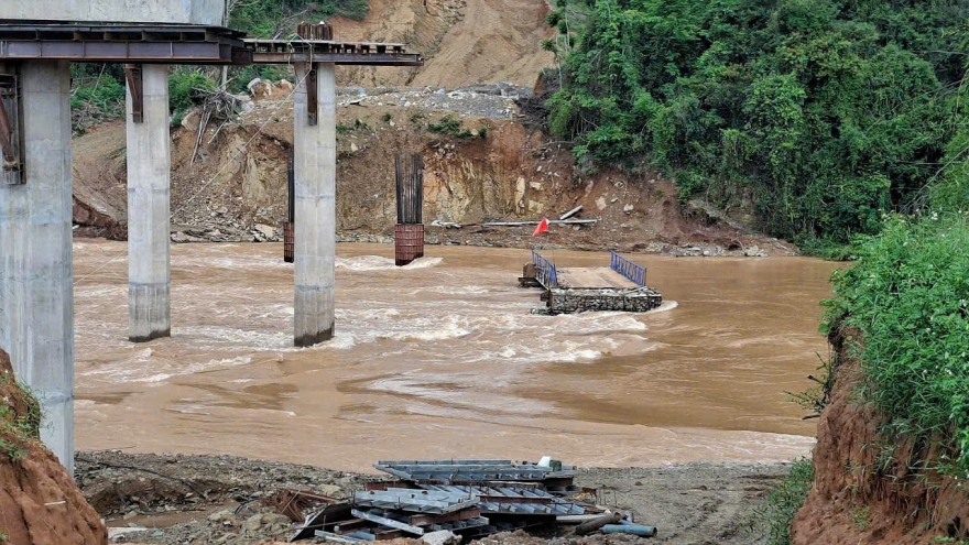 Mưa lớn gây thiệt hại cho dự án cao tốc Đồng Đăng - Trà Lĩnh