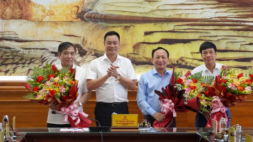 Phó Bí thư Thường trực Tỉnh ủy Quảng Bình nghỉ hưu trước ngày hợp nhất tỉnh