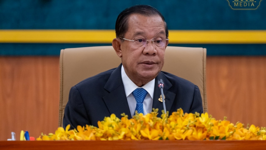 Ông Hun Sen đe dọa dừng nhập khẩu xăng dầu từ Thái Lan