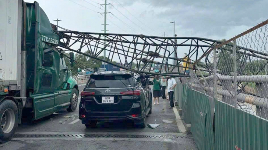 TP.HCM chỉ đạo khẩn điều tra sự cố sập cần cẩu tại nút giao Mỹ Thủy