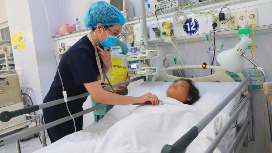Sản phụ nguy kịch sau khi tự sinh con tại nhà