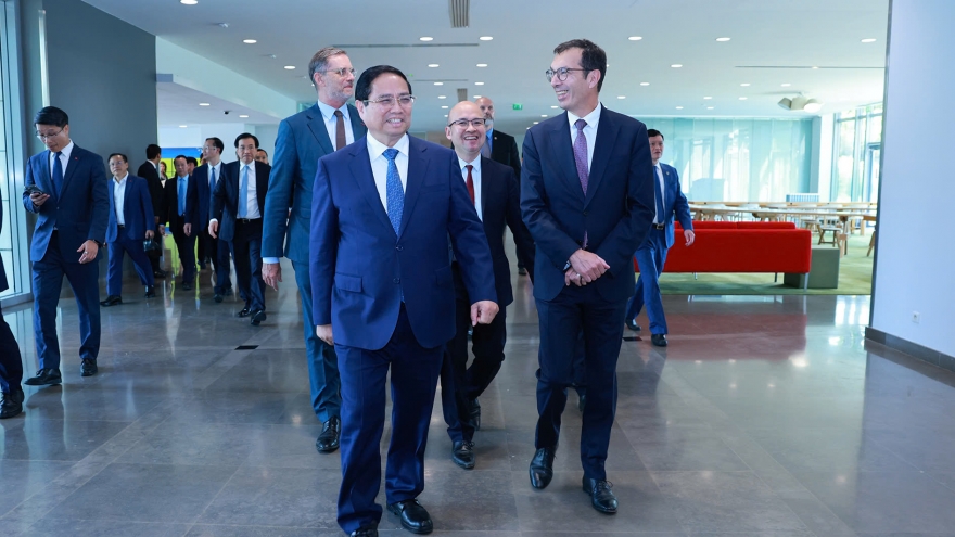 Thủ tướng Phạm Minh Chính làm việc với Tổng công ty Đường sắt quốc gia Pháp