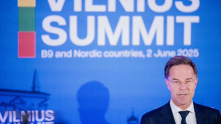 Các nước sườn Đông tăng chi tiêu quốc phòng, ủng hộ Ukraine gia nhập NATO