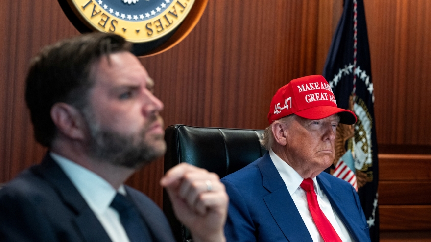Tổng thống Trump có vượt quá thẩm quyền khi ra lệnh không kích Iran?