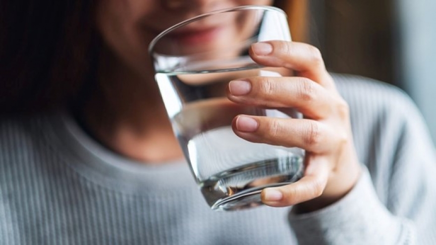 Mùa hè khát đến mấy cũng đừng uống nước kiểu này, siêu hại cho sức khỏe