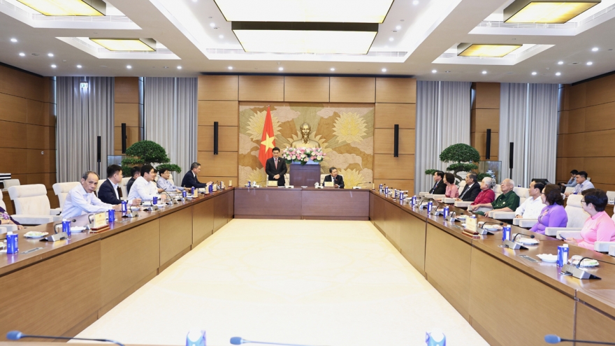 Phó Chủ tịch Quốc hội Vũ Hồng Thanh gặp mặt đại biểu Quốc hội tỉnh Đồng Nai các khóa