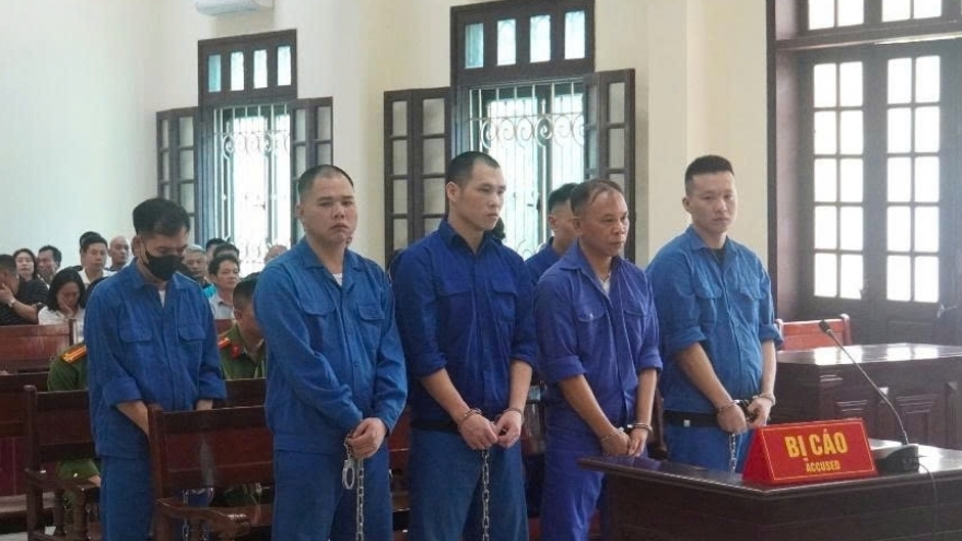 Nóng 24h: Nổ súng bắn người ở bến xe, giang hồ Bình "đen" lĩnh án tù