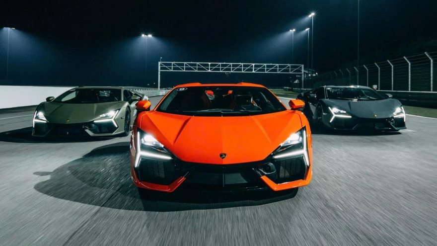 Lamborghini sắp trình làng mẫu xe mạnh nhất lịch sử phát triển của hãng