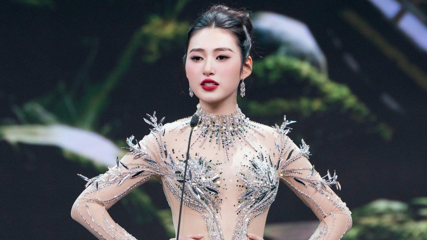 Tân Hoa hậu Trái Đất Việt Nam bị chỉ trích vì trả lời tiếng Anh như học thuộc