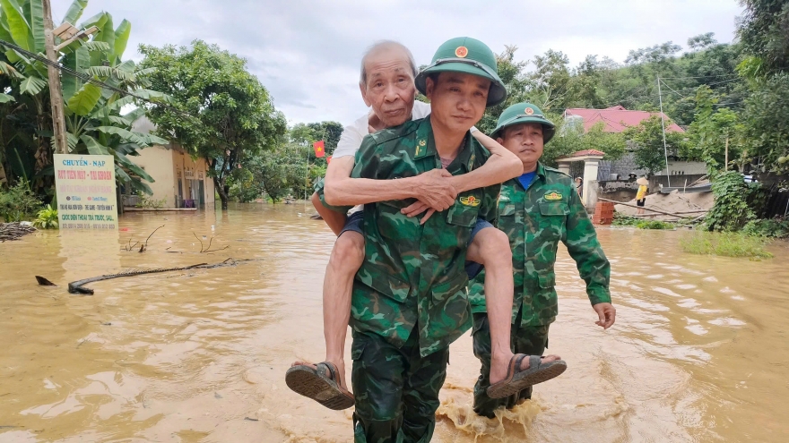 Mưa lũ nghiêm trọng chia cắt nhiều đồn biên phòng và xã biên giới Nghệ An