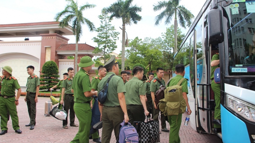 Công an Nghệ An xuất quân hỗ trợ người dân khắc phục hậu quả bão số 3