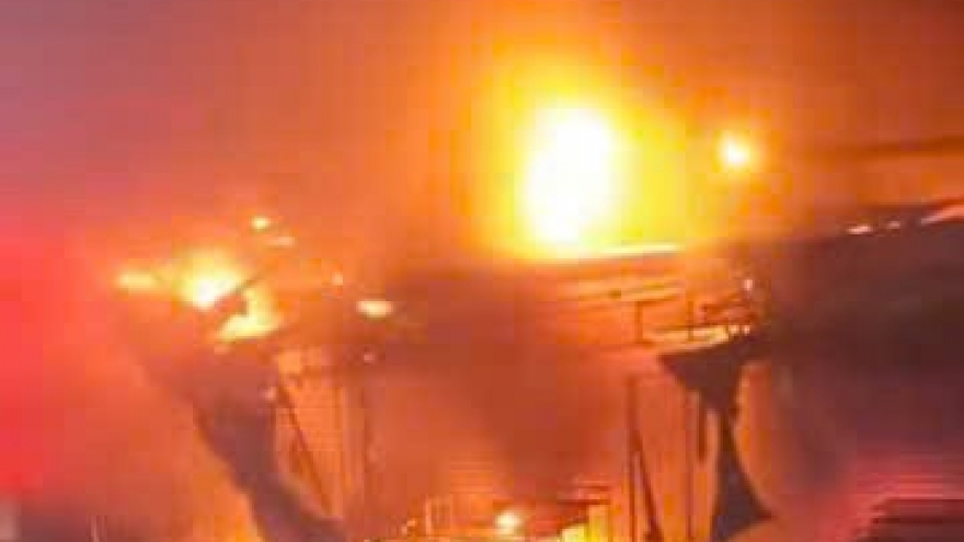 Cháy ki ốt chợ vùng ven TPHCM lúc rạng sáng