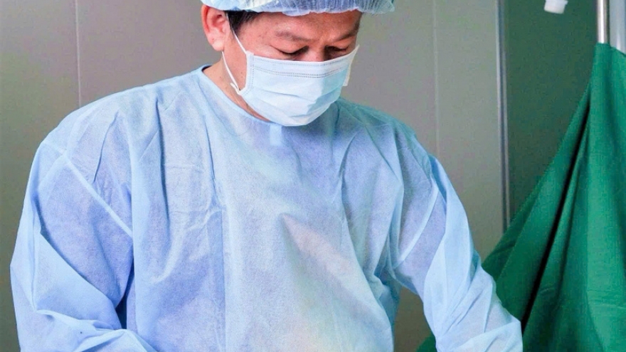 Cô gái phải mổ 60 lần vì hoại tử sau tiêm filler trôi nổi