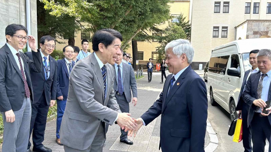 Ông Đỗ Văn Chiến thăm Đại học Khoa học Tokyo và giao lưu với sinh viên Việt Nam