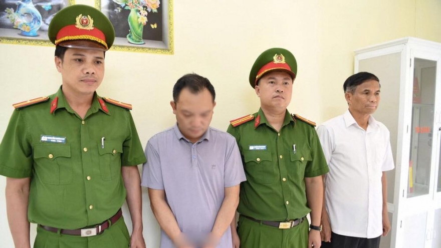 Công an Phú Thọ triệt phá cơ sở sản xuất hơn 5.000 lọ kem chống nắng giả