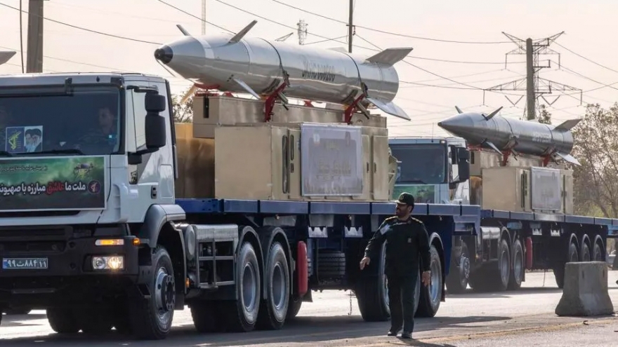 Thấy gì từ cuộc đối đầu giữa phòng không Israel và tên lửa đạn đạo Iran?