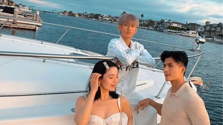 Sao Việt 7/7: Lệ Quyên và Lâm Bảo Châu đi du thuyền ngắm hoàng hôn