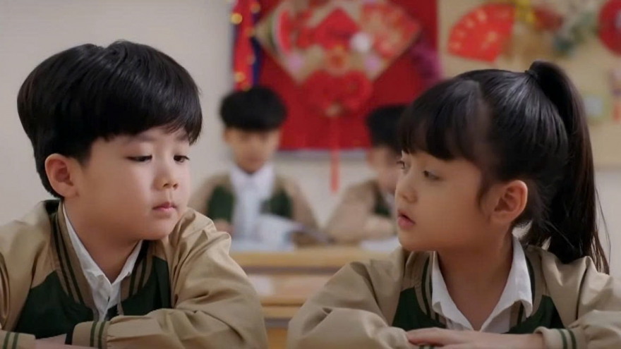 2 diễn viên nhí quen mặt trong phim "Cầu vồng ở phía chân trời"