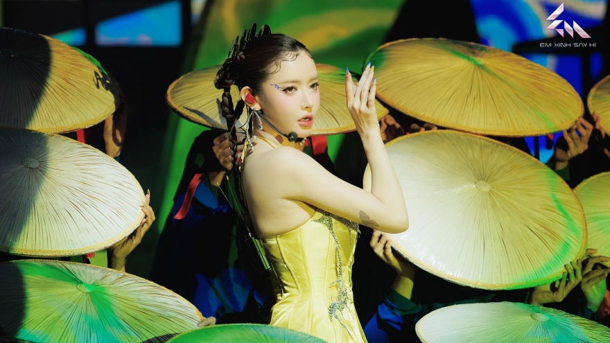 Bích Phương đem ca khúc chủ đề từng ấp ủ trong album đến Em xinh “say hi”