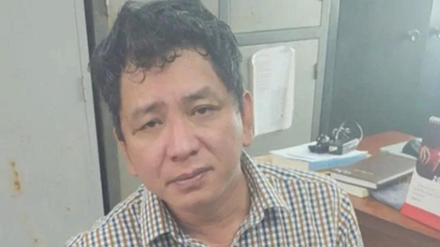 Nguyên giám đốc công ty đo đạc bị truy nã đặc biệt ra đầu thú