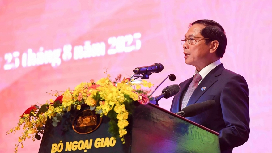 "Từ phút khởi đầu, ngành ngoại giao Việt Nam đã mang sứ mệnh cao cả"