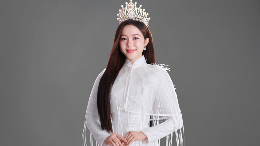 Hoa hậu Kiều Duy diện áo dài trắng trong bộ ảnh gửi đến Miss International
