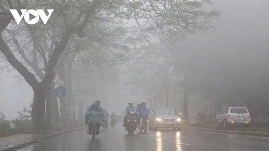 Cảnh báo dông, lốc, sét, mưa đá và mưa lớn cục bộ tại Hà Nội
