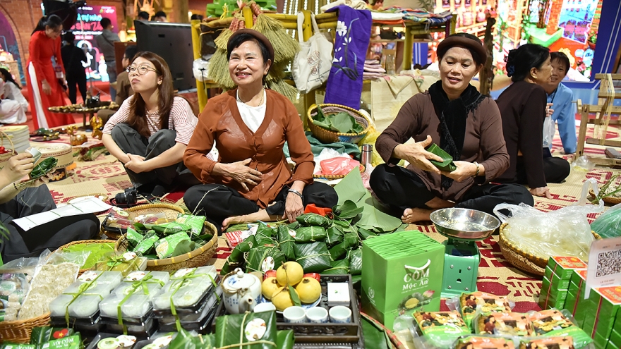 Đầy ắp đặc sản ẩm thực, OCOP 3 miền tại Triển lãm 80 năm thành tựu đất nước