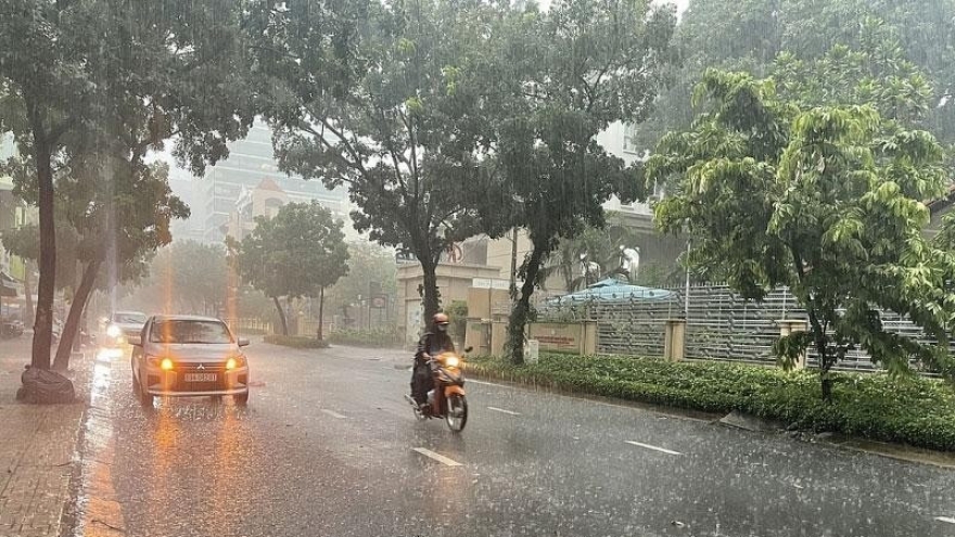 Thời tiết ngày mai 24/6: Khu vực từ Thanh Hóa đến Quảng Trị có mưa rào và dông