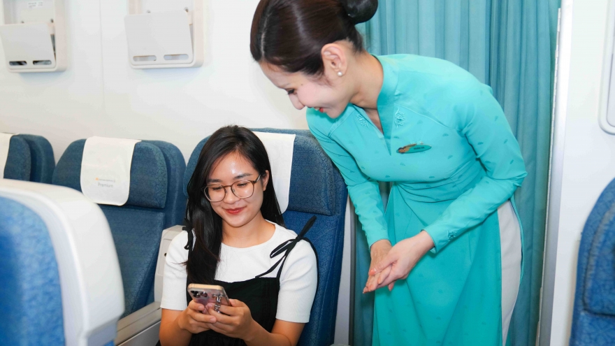 Khách của Vietnam Airlines có thể truy cập nhiều gói internet tốc độ cao trên máy bay