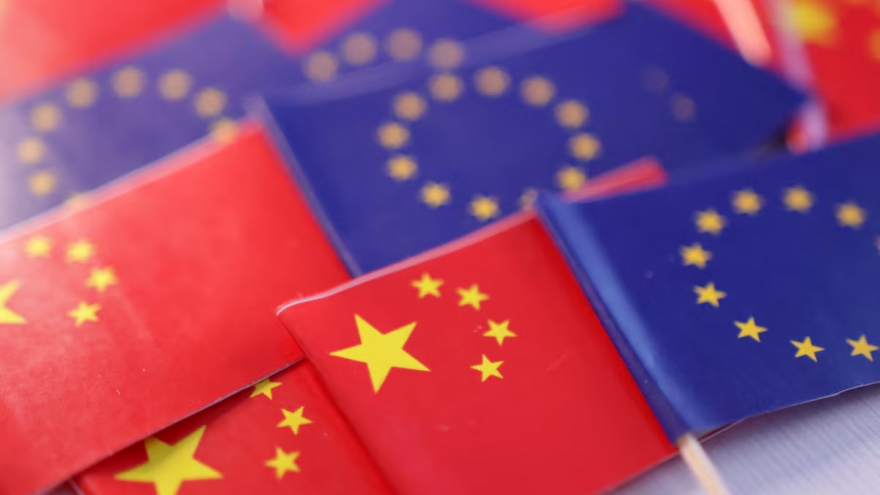 Trung Quốc áp dụng biện pháp trừng phạt đối với 2 ngân hàng EU
