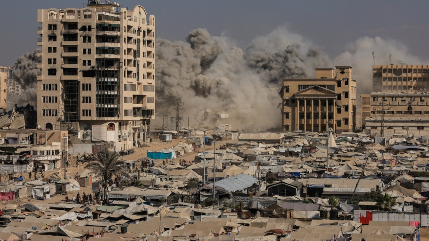 Israel mở nhiều cuộc không kích vào Syria và Lebanon