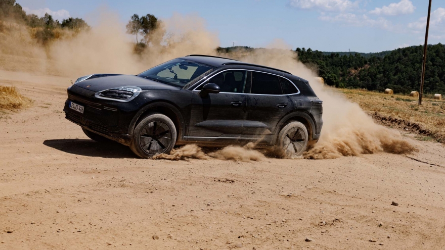Porsche Cayenne EV 2026 rút ngắn thử nghiệm nhờ trí tuệ nhân tạo AI