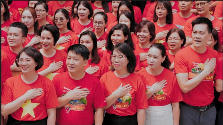 Khoảnh khắc thiêng liêng: Toàn SHB đồng loạt hát Quốc ca đúng 14h ngày 2/9