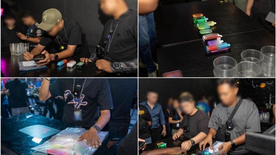 Singapore tăng cường kiểm tra, xử phạt nặng người hút thuốc lá điện tử