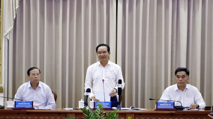 Kinh tế TP.HCM tiếp đà tăng trưởng nhưng còn nhiều mối lo