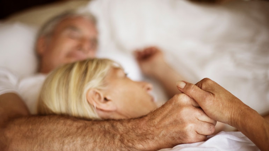 Tôi có phải mắc bệnh gì khi không thích vợ nữa mà lại thích nam giới?