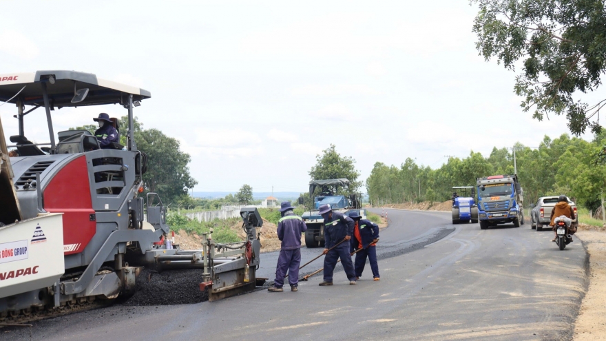 Tăng tốc thi công dự án nâng cấp Quốc lộ 28B giữa mùa mưa