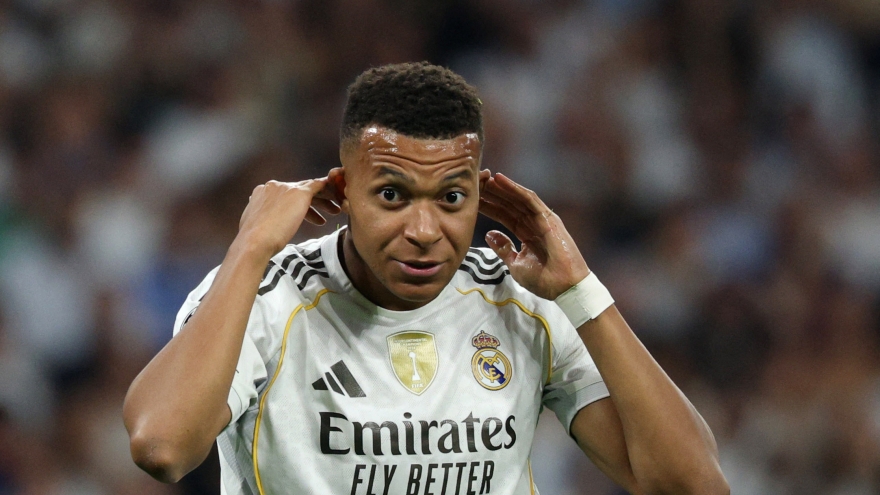 Mbappe cán cột mốc ấn tượng trong màu áo Real Madrid