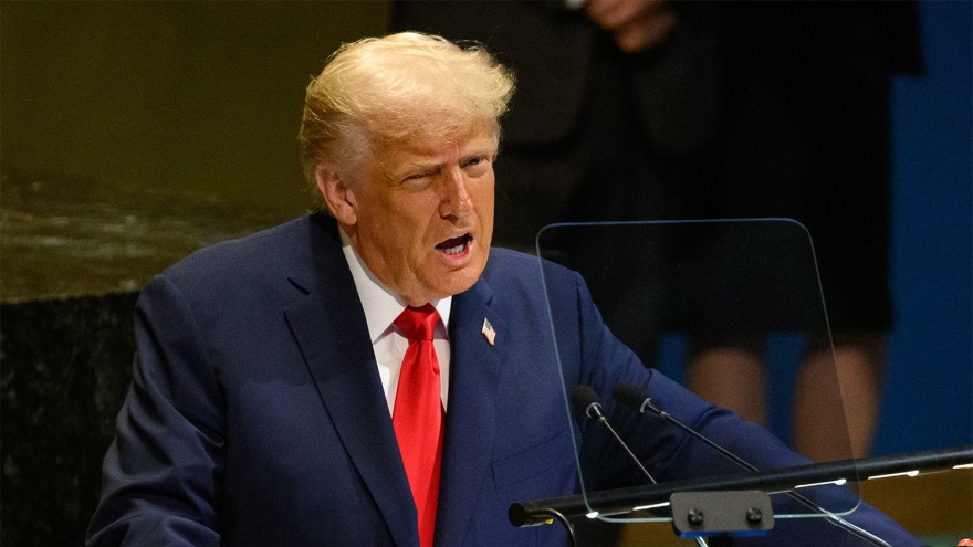 “Chiến thuật đàm phán” đằng sau phát ngôn cứng rắn của ông Trump với Nga